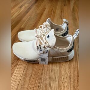 Women’s Adidas’s NMD_R1